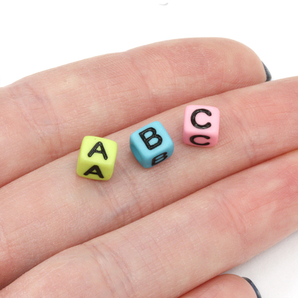 Black Letters on Coloured Cube 6mm - Pack of 200