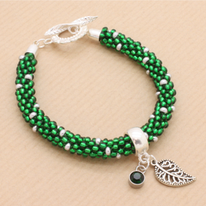 Free Instructions: Emerald Beaded Kumihimo Bracelet